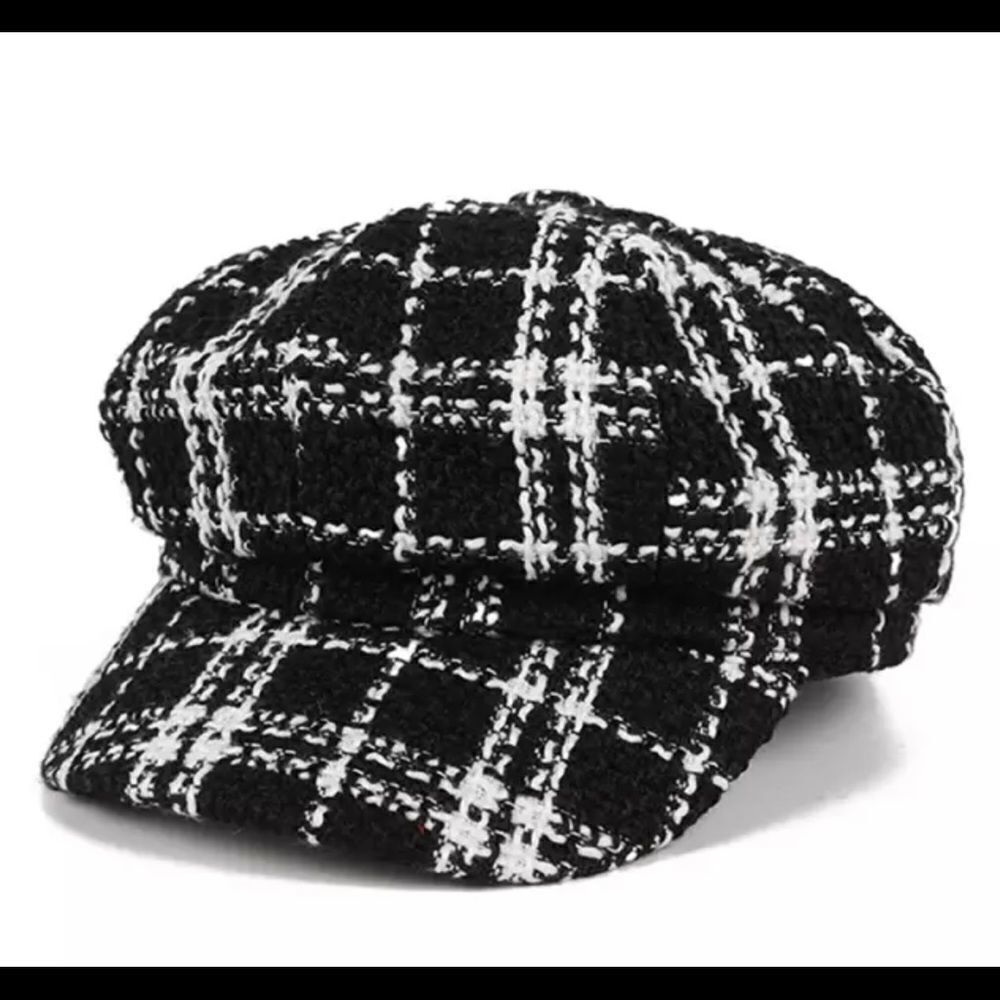 111 BLACK N WHITE NEWSBOY CAP‎